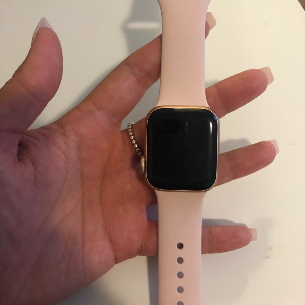 Apple 4 Watch barley used!!